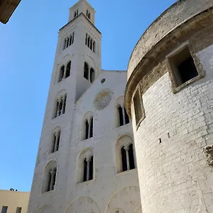 Affittacamere Landlord 8 - Finestra Sulla Cattedrale, Bari